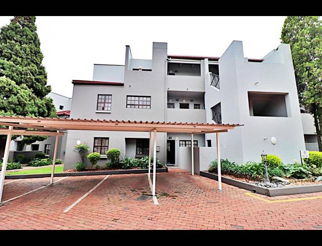 3 BEDROOM TOWNHOUSE FOR SALE IN DOWERGLEN EXT 4